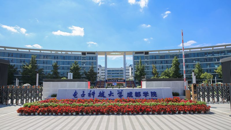 PCB打样玻纤板与纸基板：揭秘两者之间的关键差异